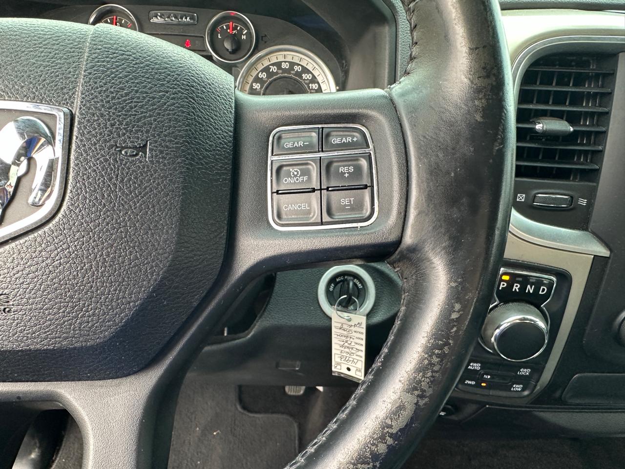 RAM 1500 4WD Crew Cab 140.5" Big Horn 2014