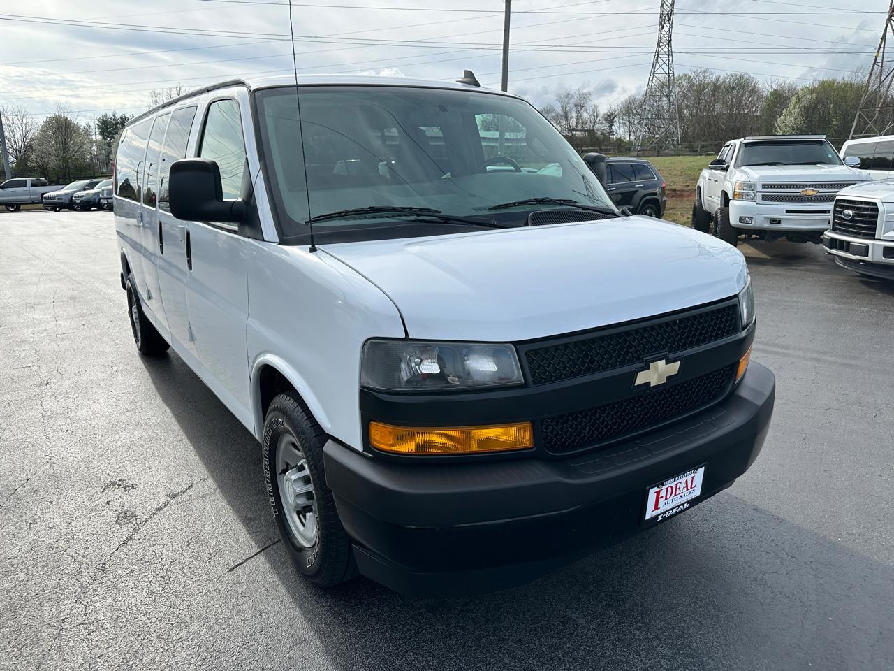 Chevrolet Express Passenger RWD 3500 155" LS 2019