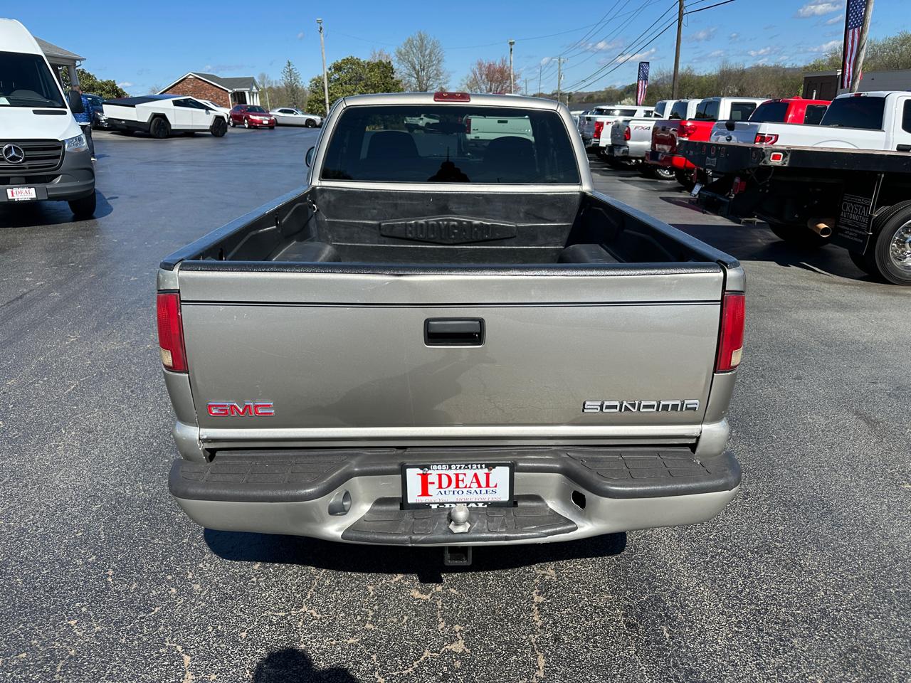 GMC Sonoma Ext Cab 123" WB SLS w/1SG Pkg 2001