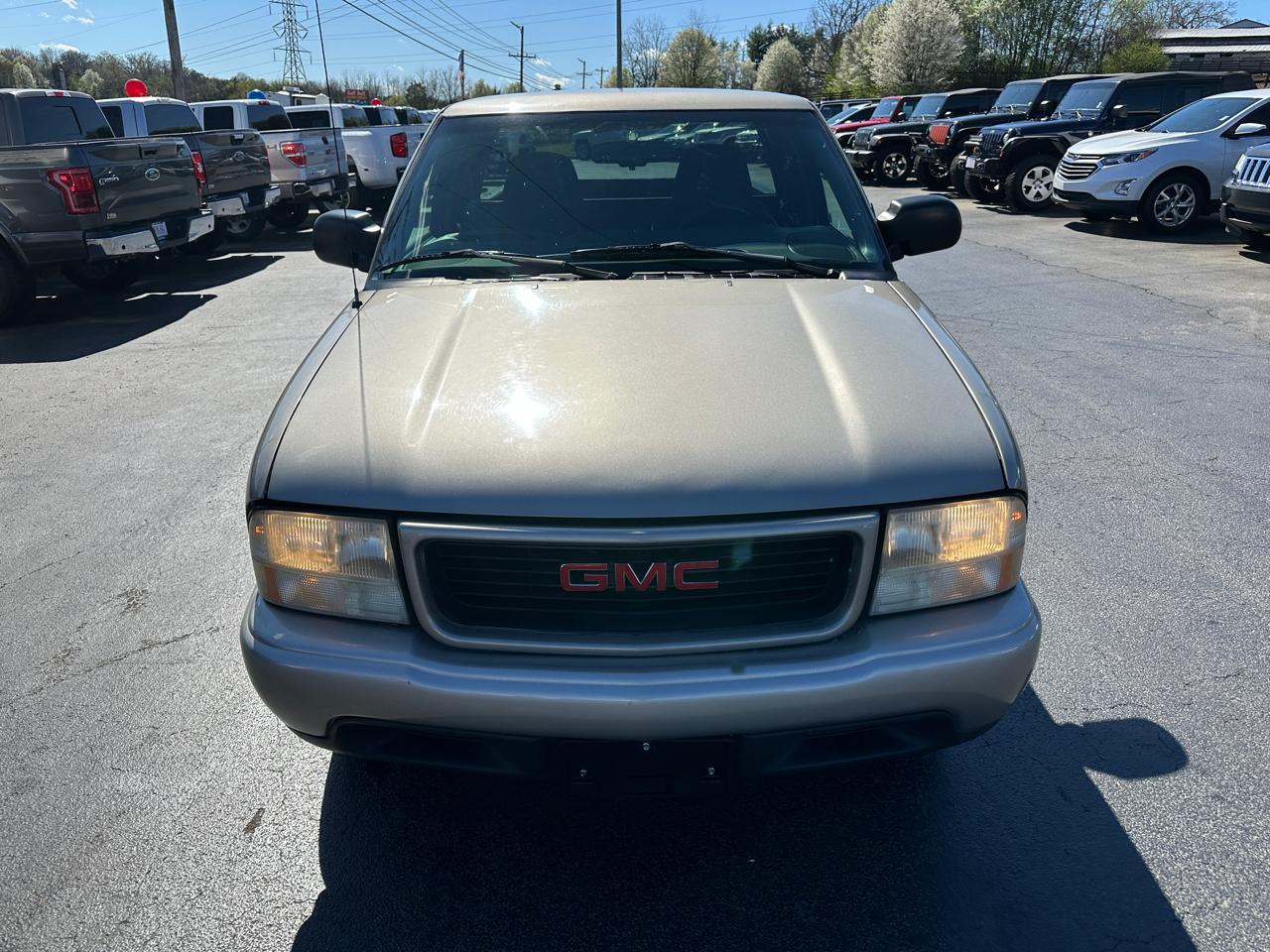 GMC Sonoma Ext Cab 123" WB SLS w/1SG Pkg 2001