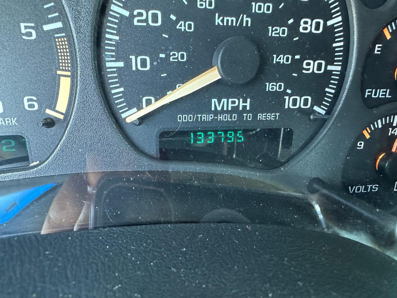 GMC Sonoma Ext Cab 123" WB SLS w/1SG Pkg 2001