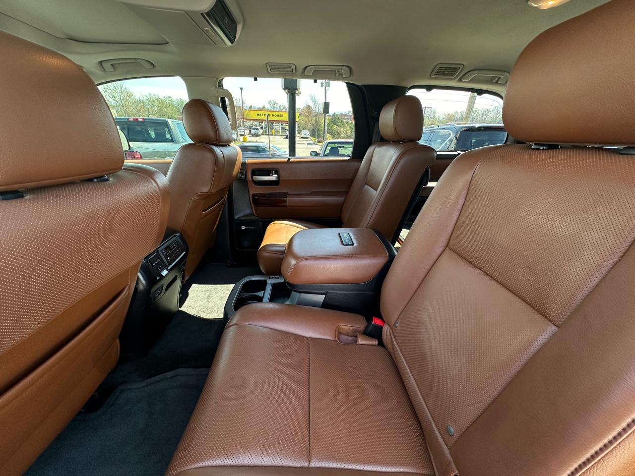 Toyota Sequoia 4WD 5.7L FFV Platinum (Natl) 2016