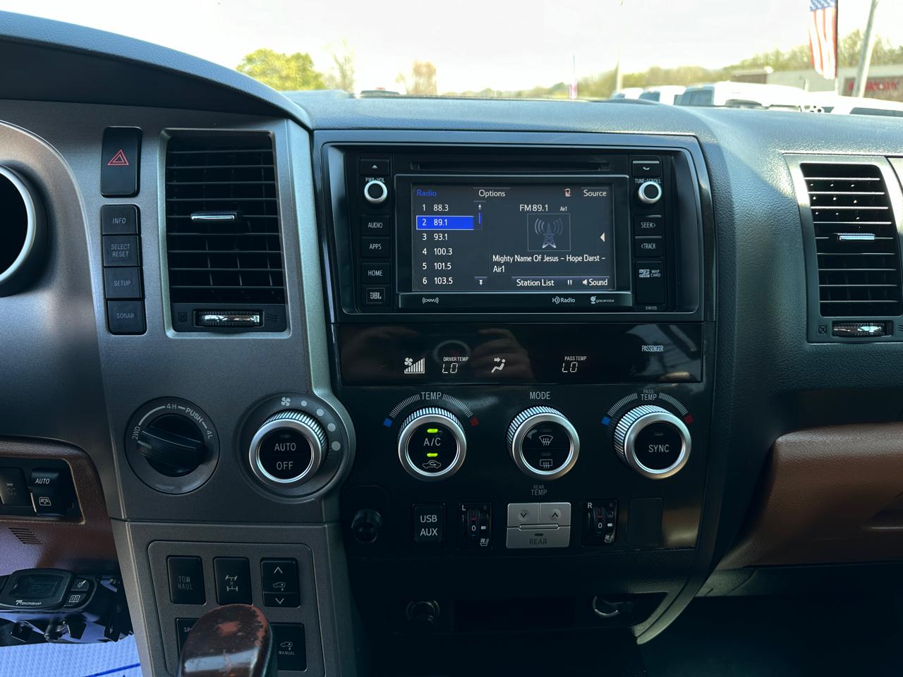 Toyota Sequoia 4WD 5.7L FFV Platinum (Natl) 2016