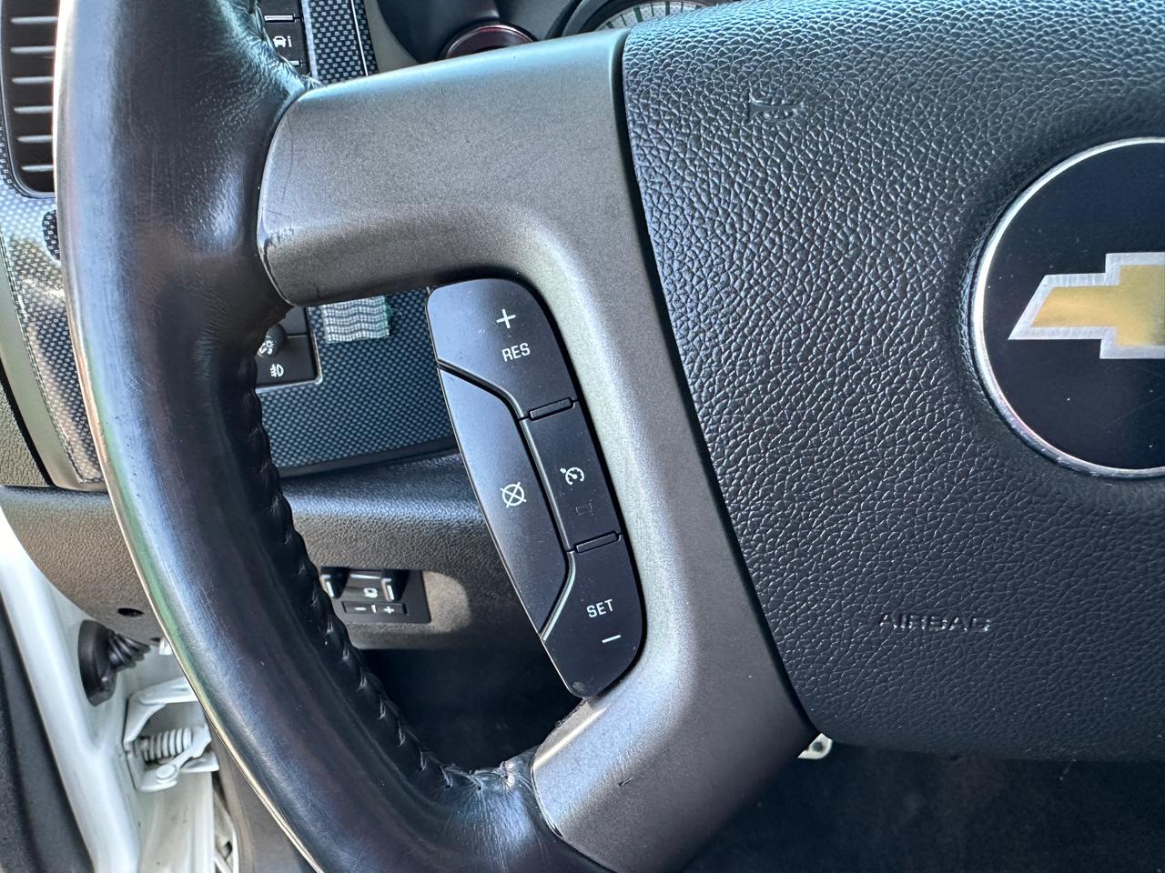 Chevrolet Silverado 1500 4WD Crew Cab 143.5" LT 2012