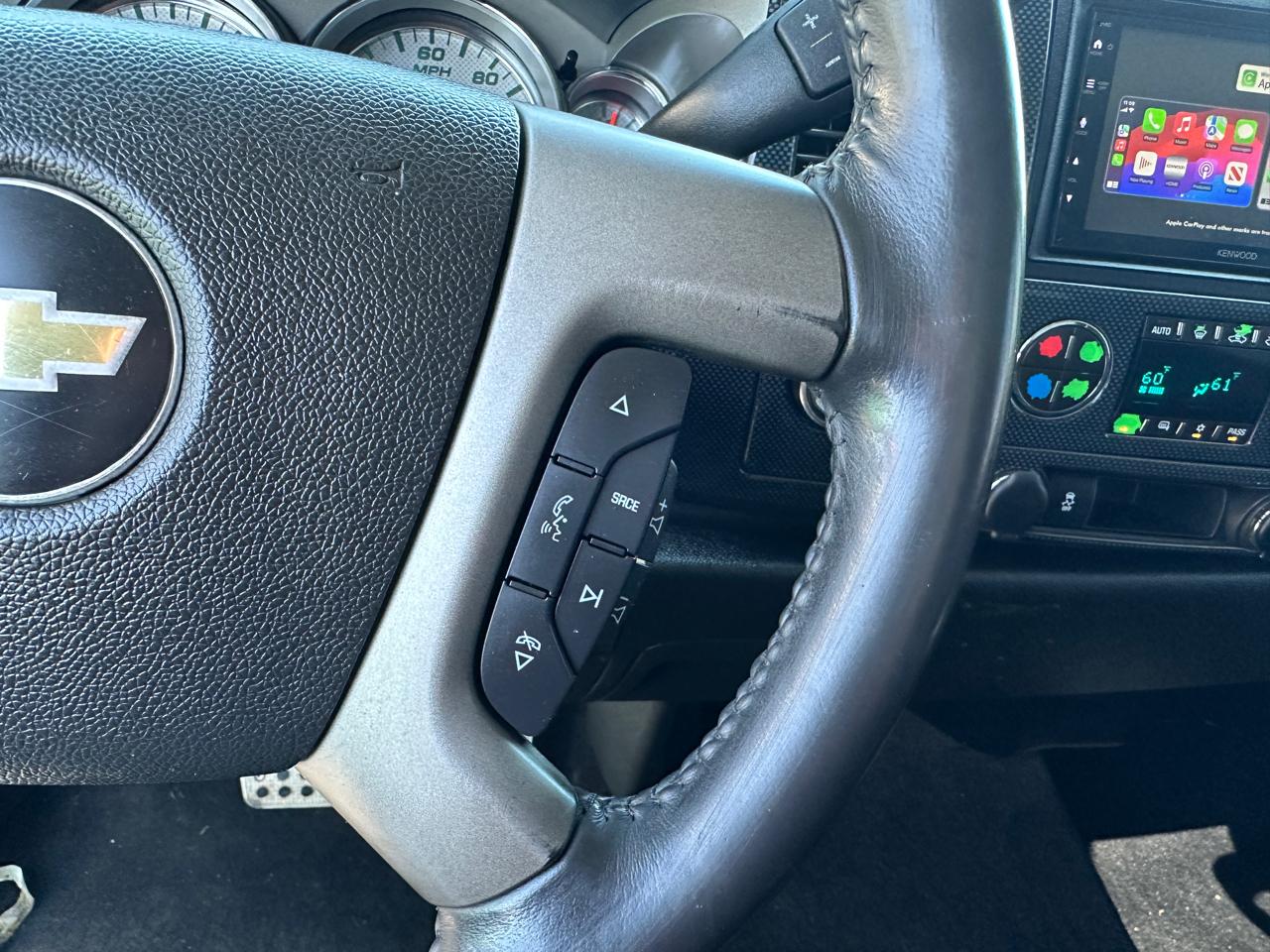 Chevrolet Silverado 1500 4WD Crew Cab 143.5" LT 2012