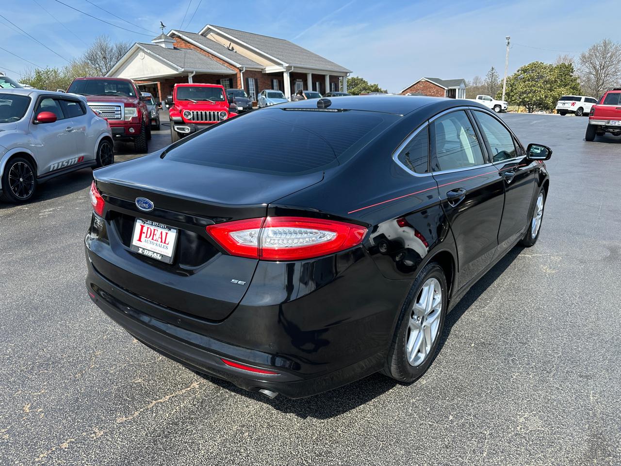 Ford Fusion 4dr Sdn SE FWD 2016