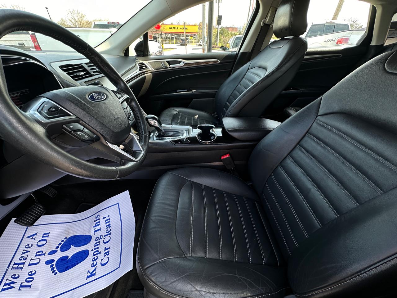 Ford Fusion 4dr Sdn SE FWD 2016