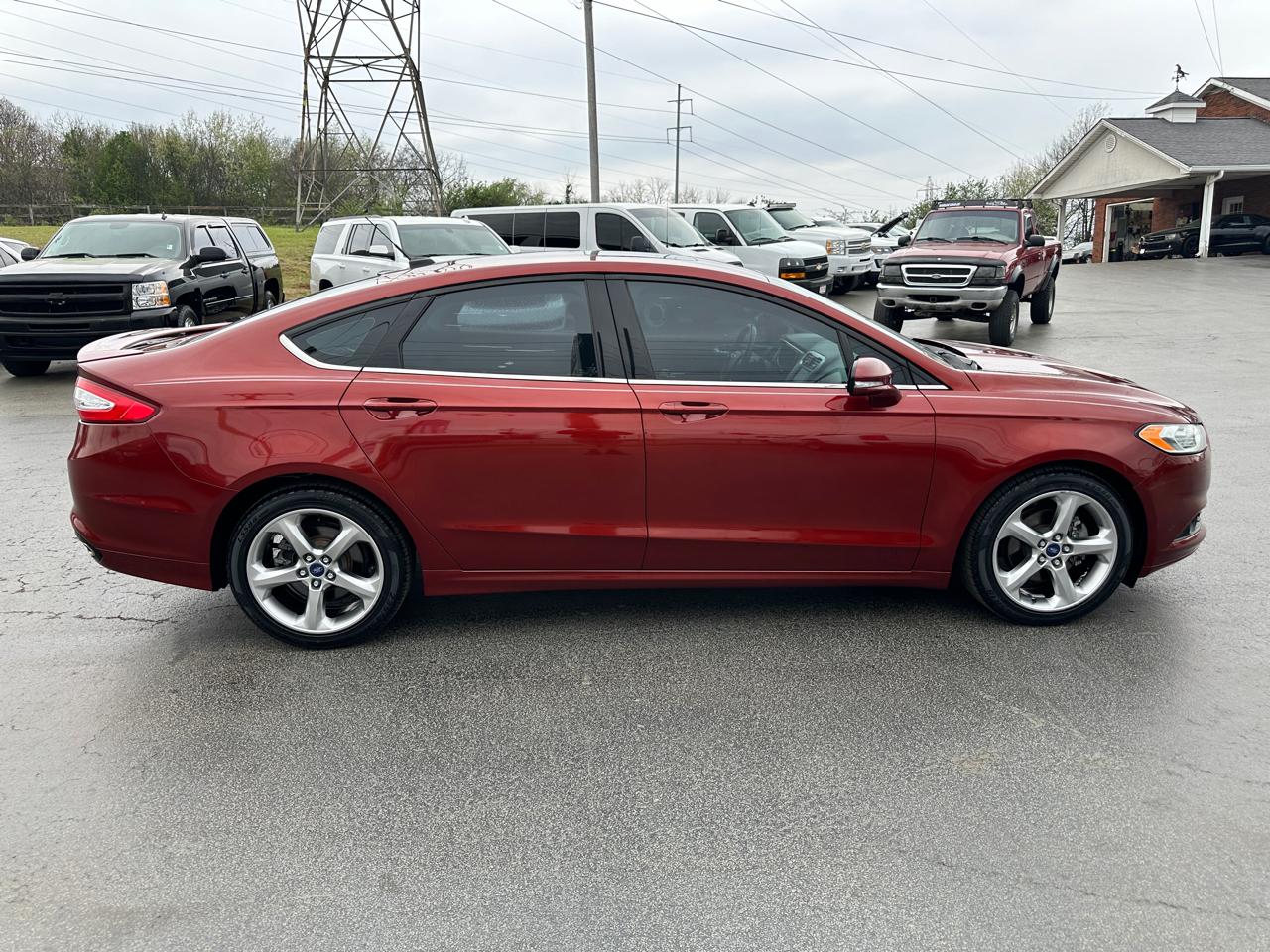 Ford Fusion 4dr Sdn SE FWD 2014