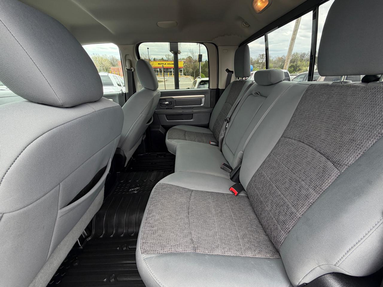 RAM 2500 4WD Crew Cab 149" Outdoorsman 2016