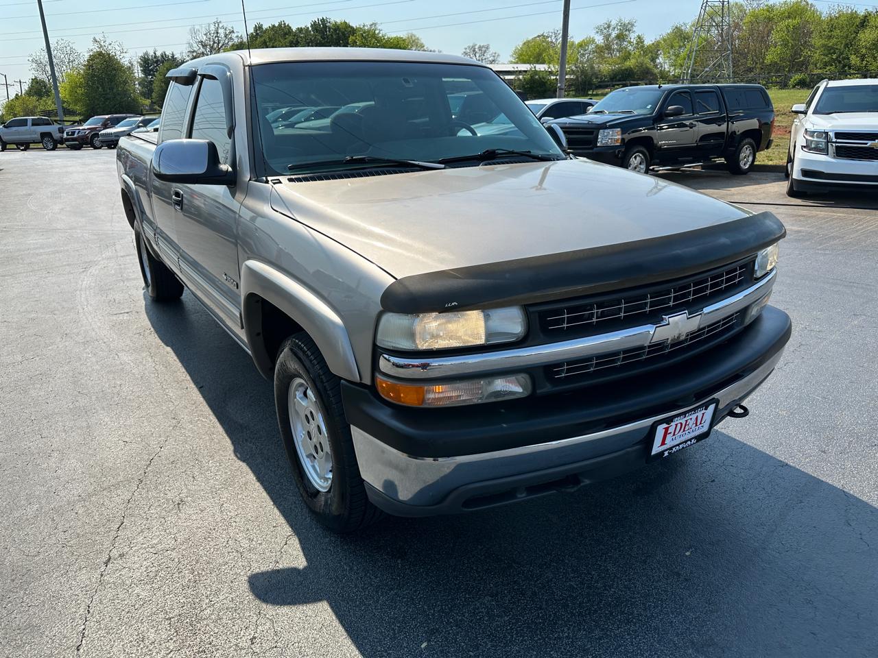 Chevrolet Silverado 1500 3dr Ext Cab 143.5" WB 4WD LS 2000