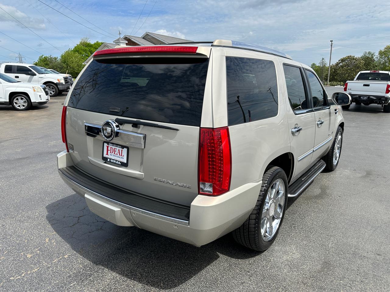 Cadillac Escalade AWD 4dr 2009