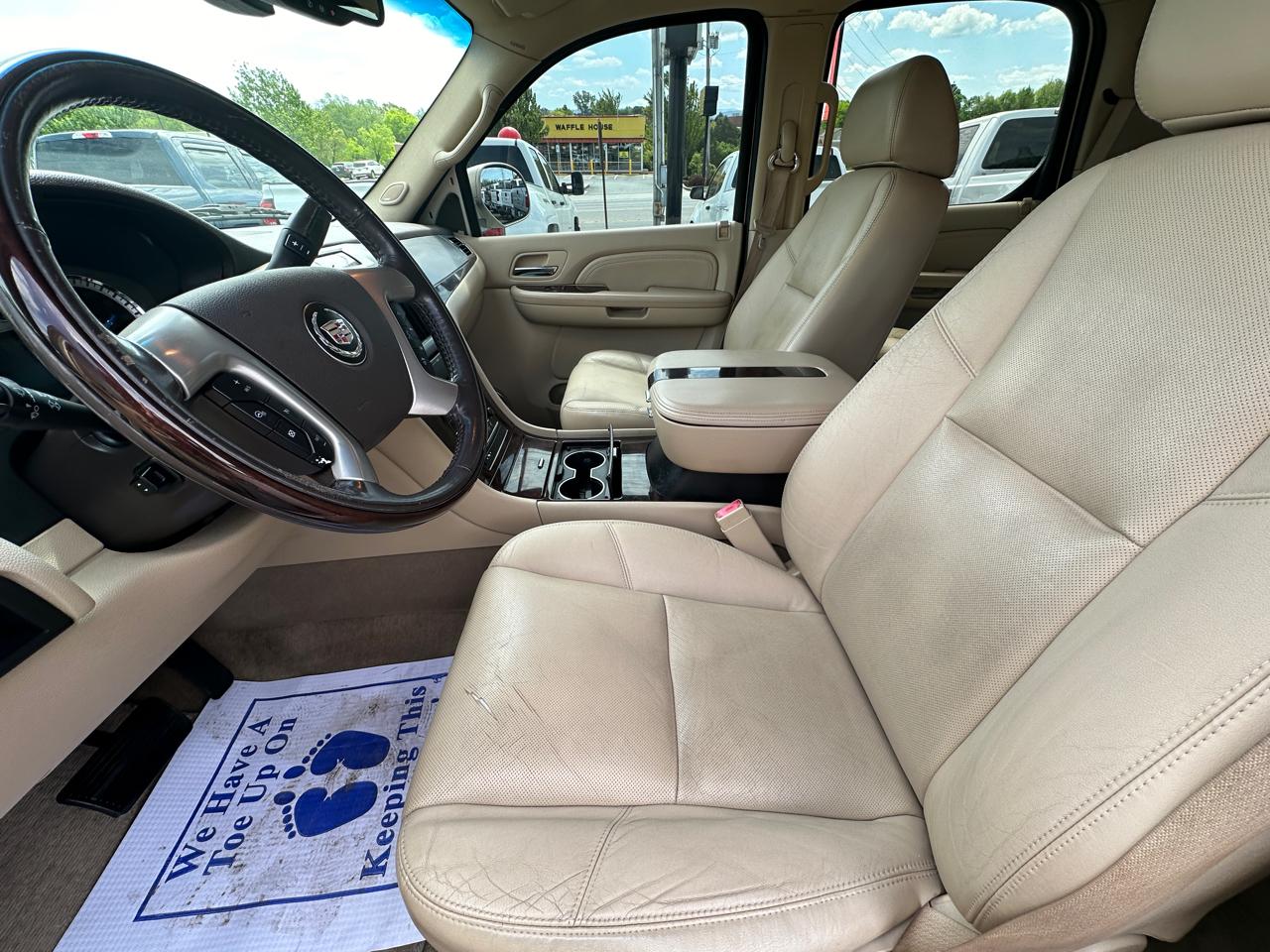 Cadillac Escalade AWD 4dr 2009