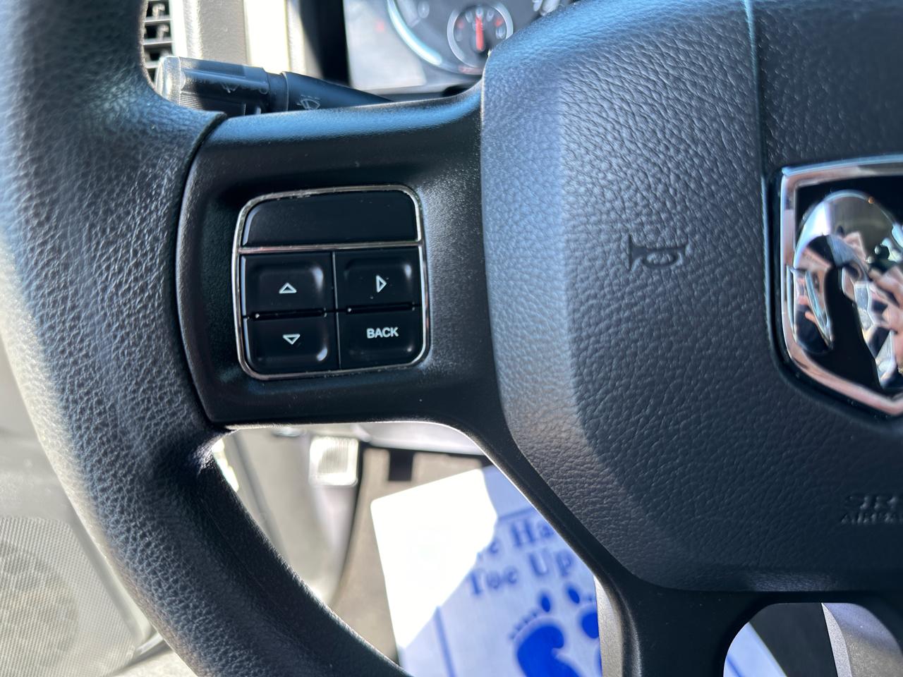 RAM 1500 4WD Quad Cab 140.5" SLT 2012