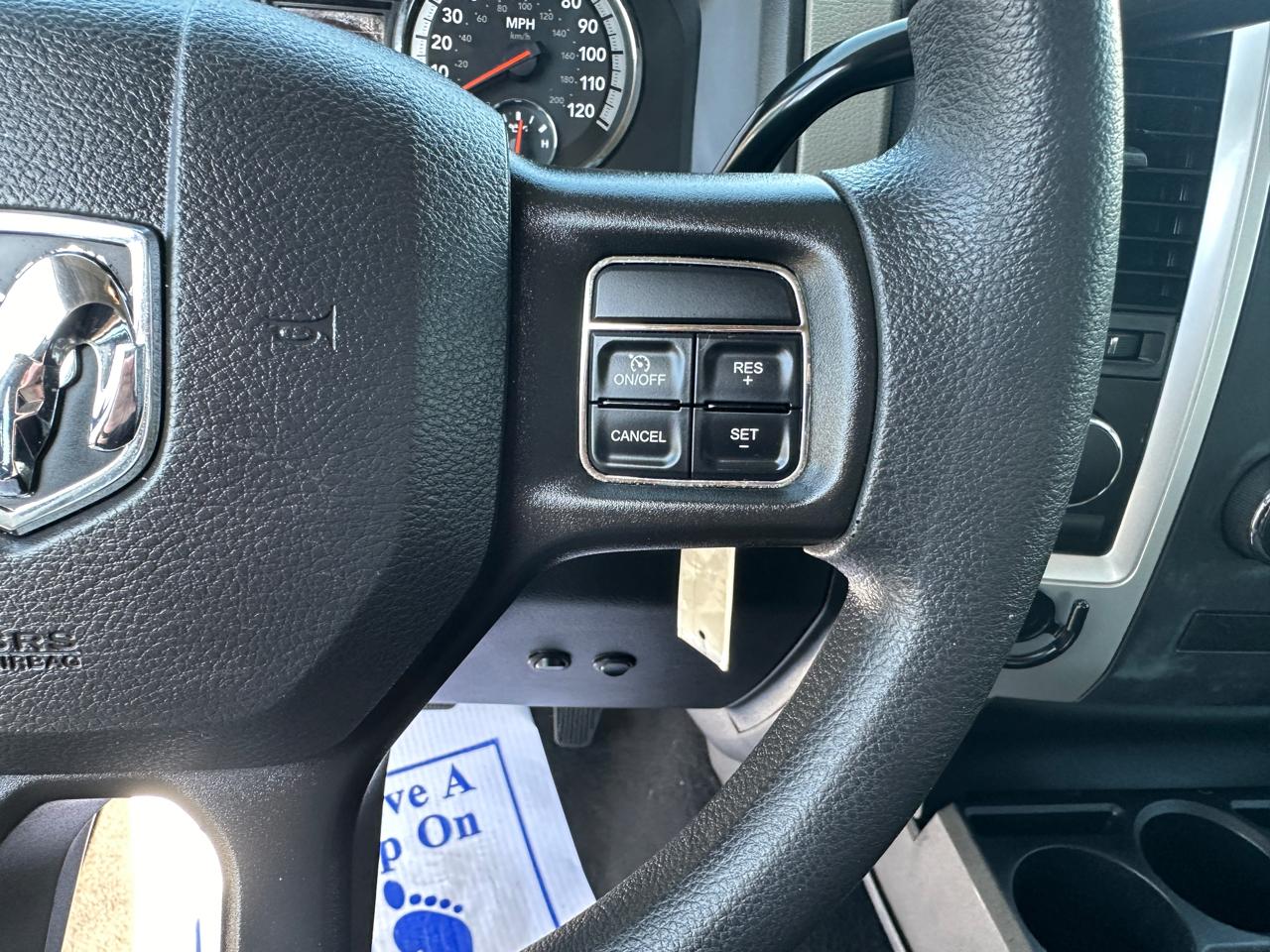 RAM 1500 4WD Quad Cab 140.5" SLT 2012