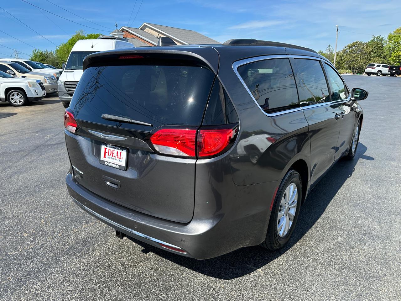 Chrysler Pacifica Touring-L FWD 2017