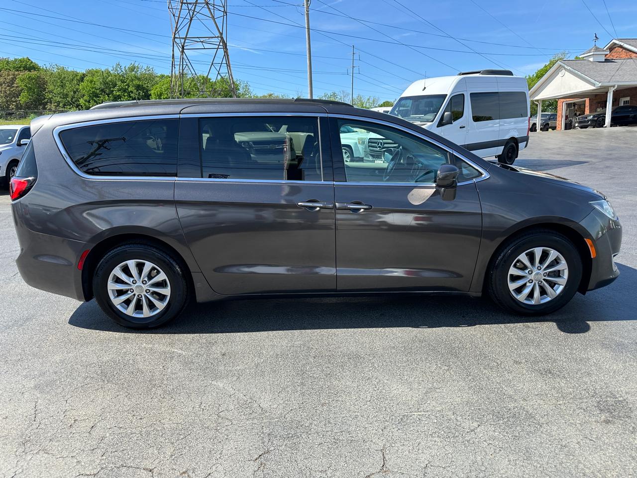 Chrysler Pacifica Touring-L FWD 2017