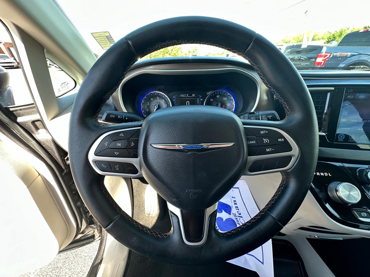 Chrysler Pacifica Touring-L FWD 2017