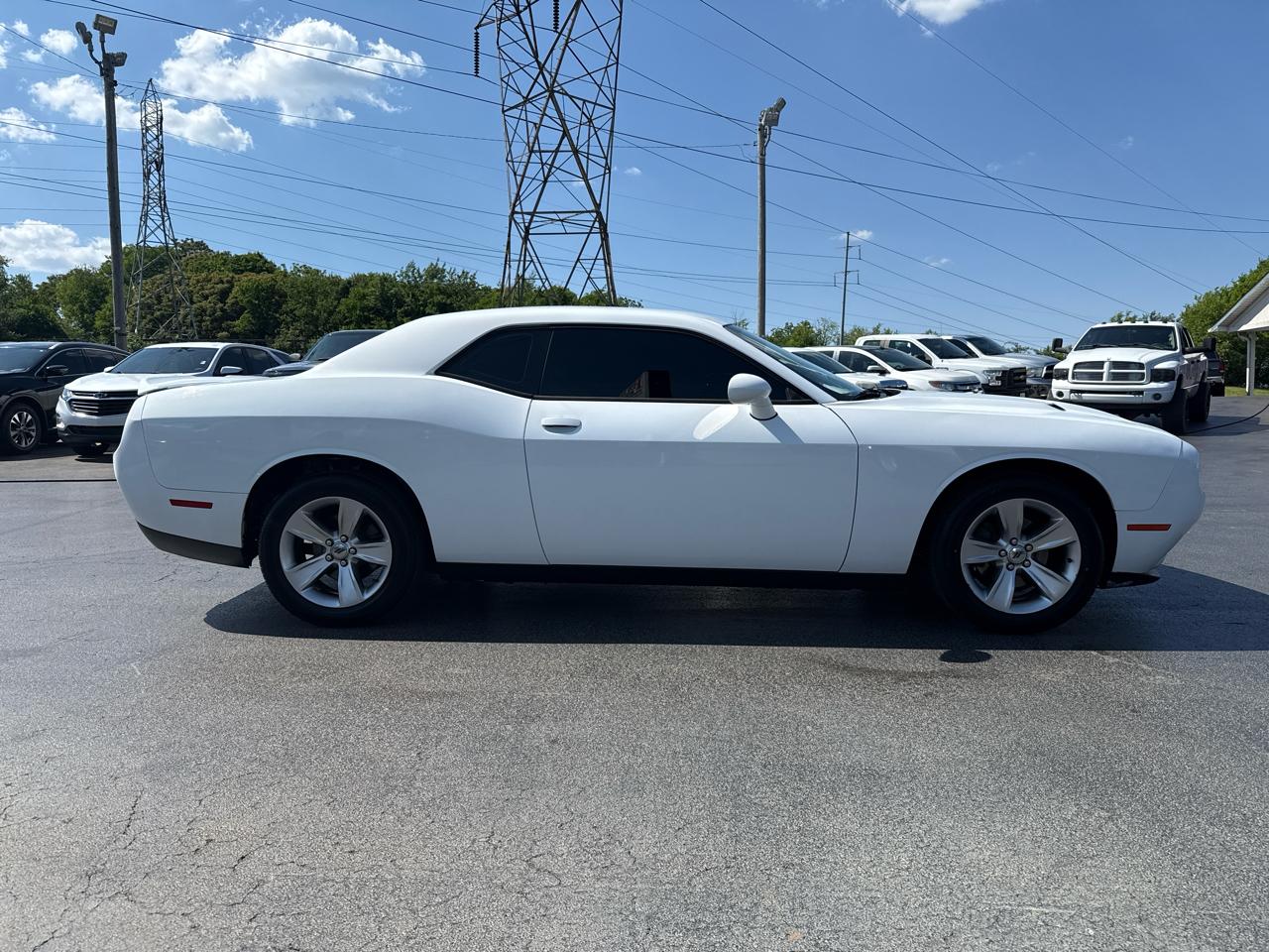 Dodge Challenger SXT RWD 2019