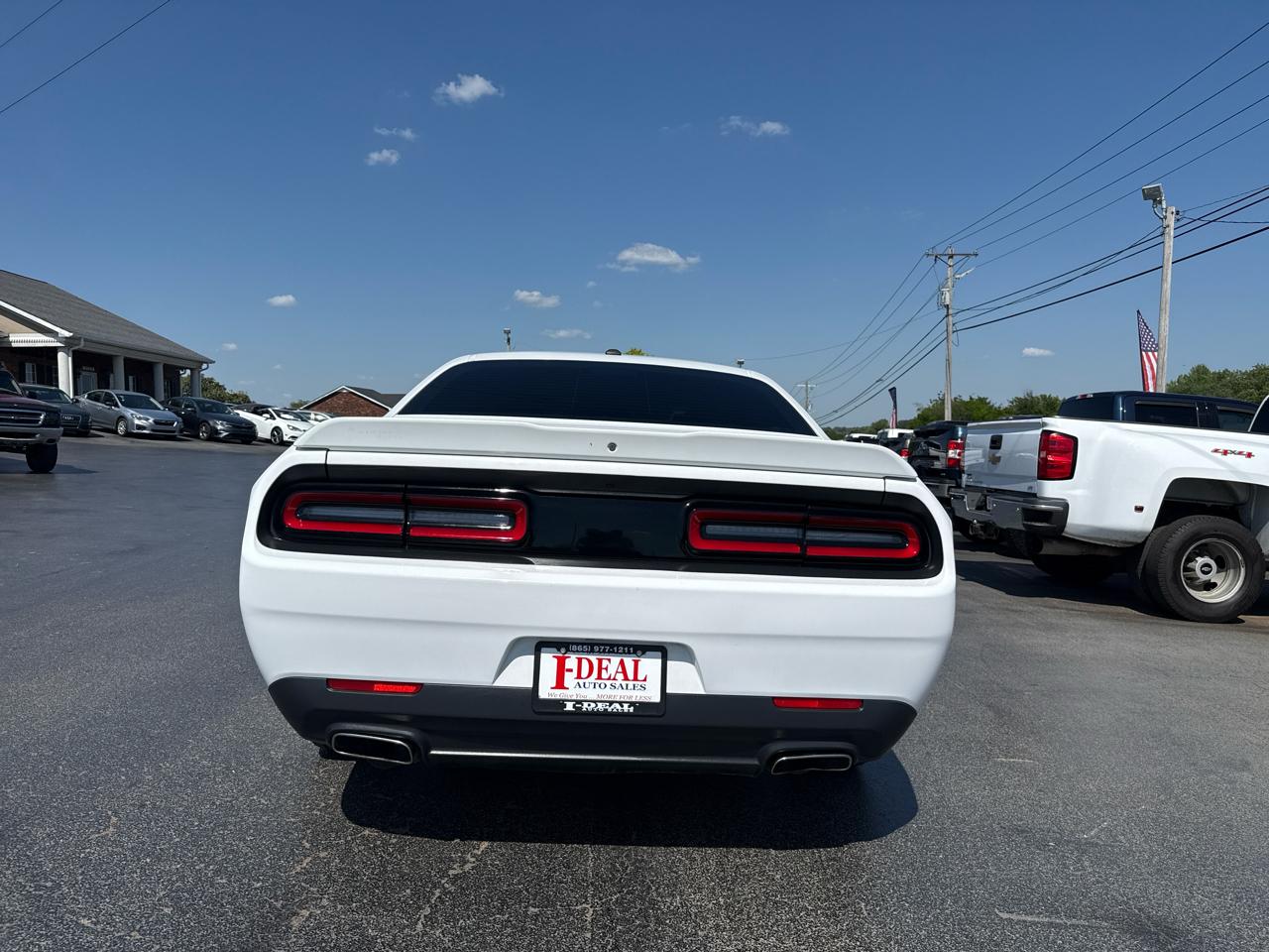 Dodge Challenger SXT RWD 2019