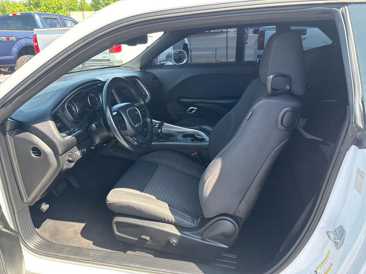 Dodge Challenger SXT RWD 2019