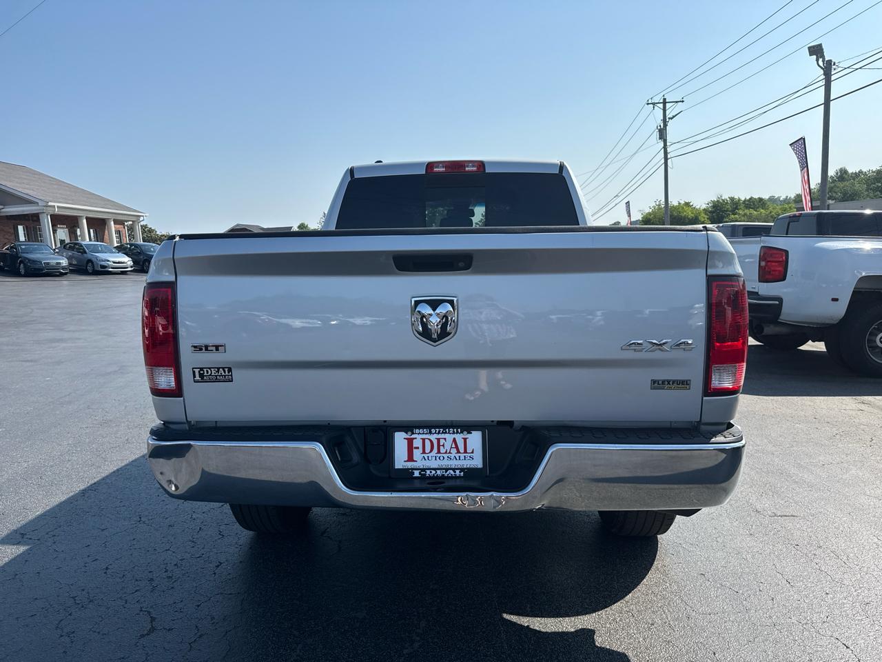 RAM 1500 4WD Quad Cab 140.5" SLT 2015