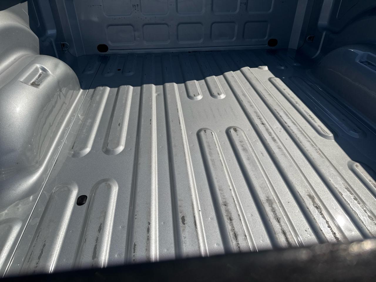 RAM 1500 4WD Quad Cab 140.5" SLT 2015