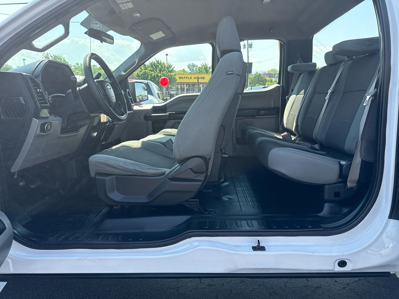 Ford F-150 Lariat 4WD SuperCab 8' Box 2017