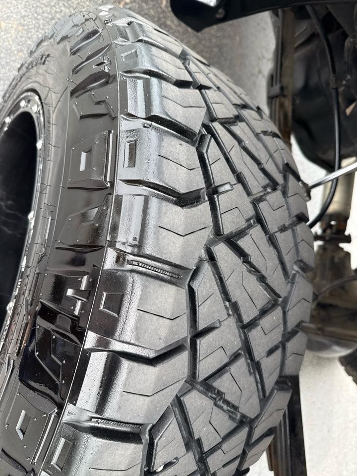 Toyota Tundra 4WD Truck Double Cab 5.7L FFV V8 6-Spd AT (Natl) 2012