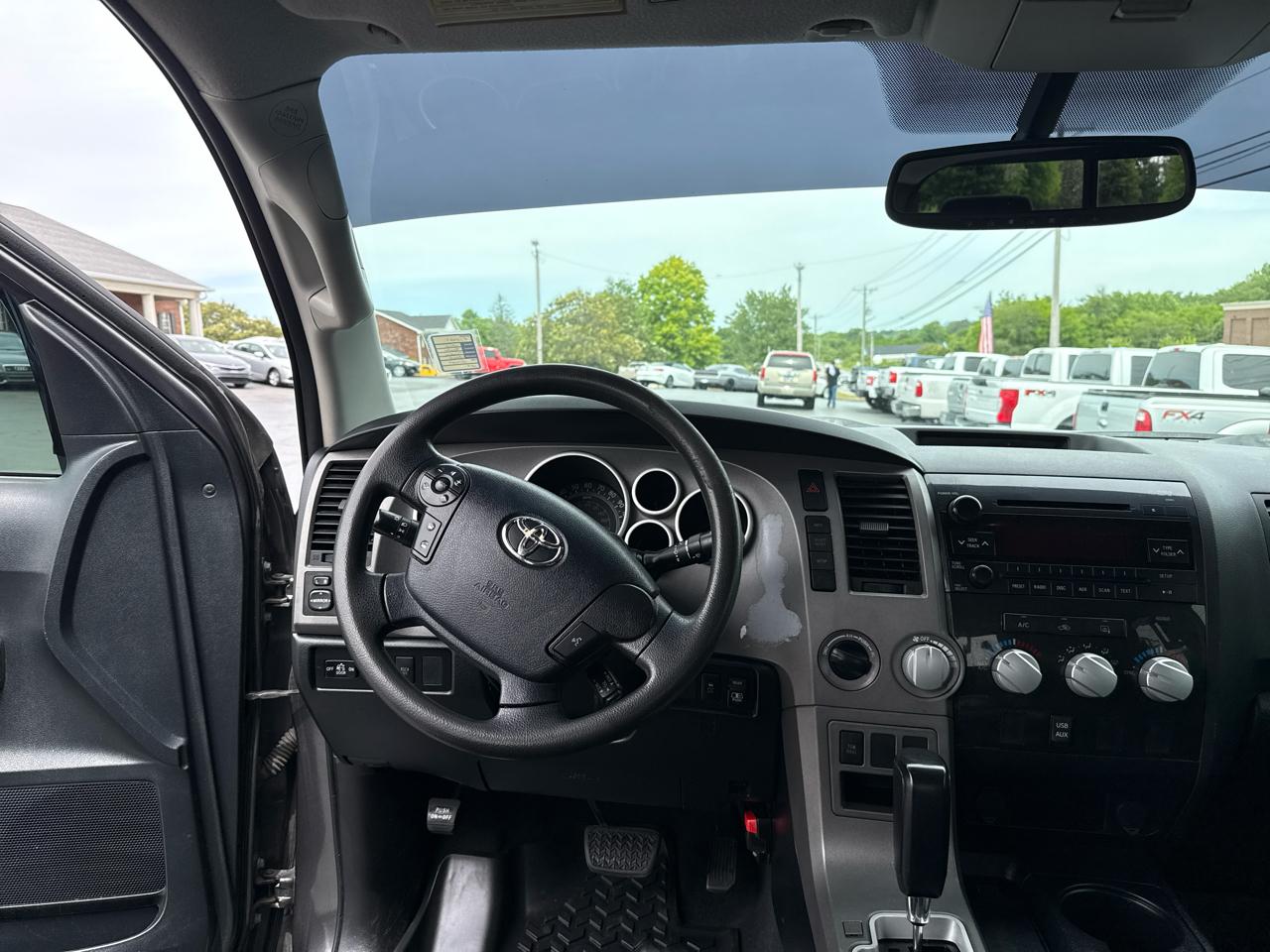 Toyota Tundra 4WD Truck Double Cab 5.7L FFV V8 6-Spd AT (Natl) 2012