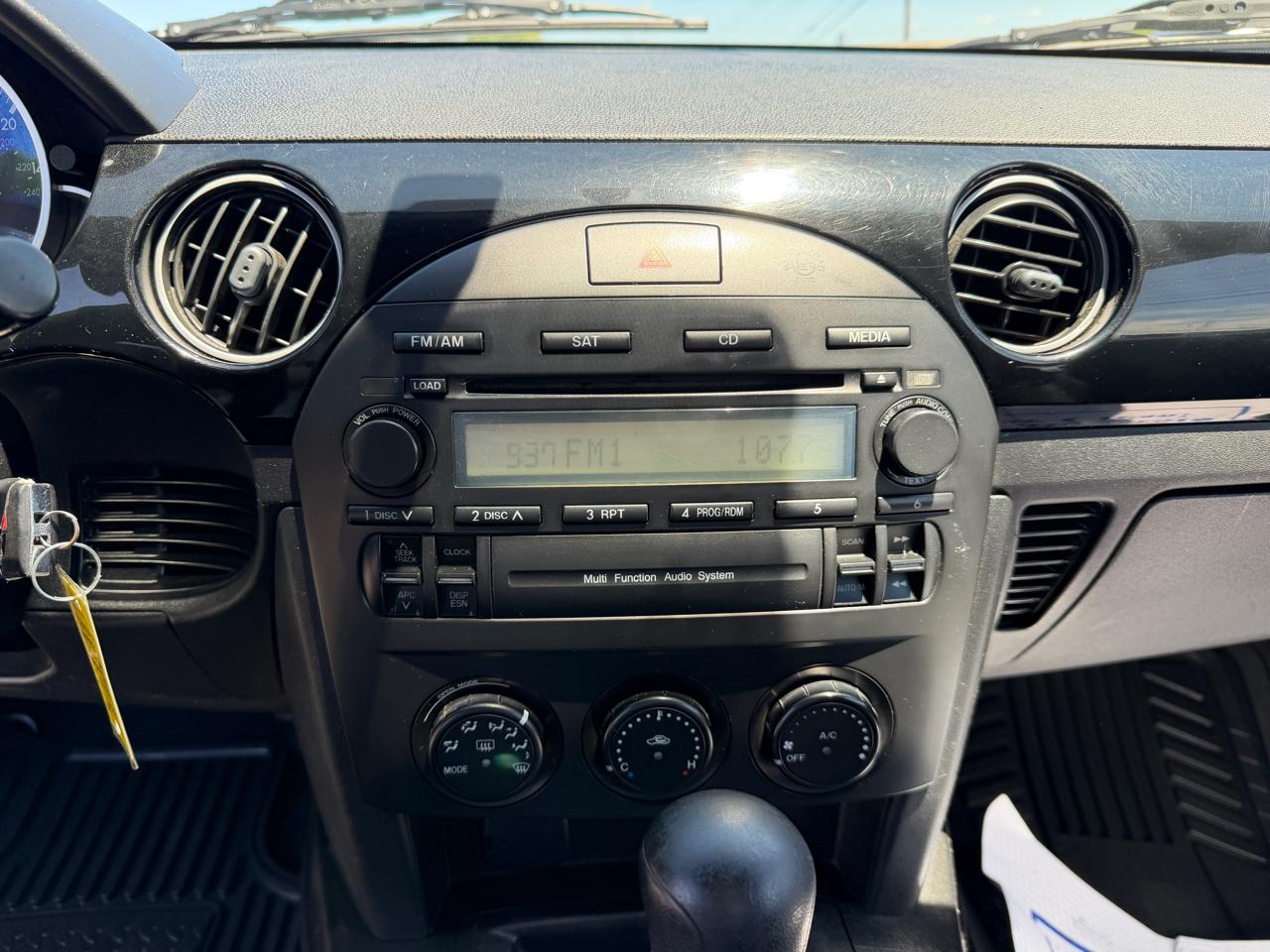 Mazda MX-5 Miata 2dr Conv Touring Auto 2006