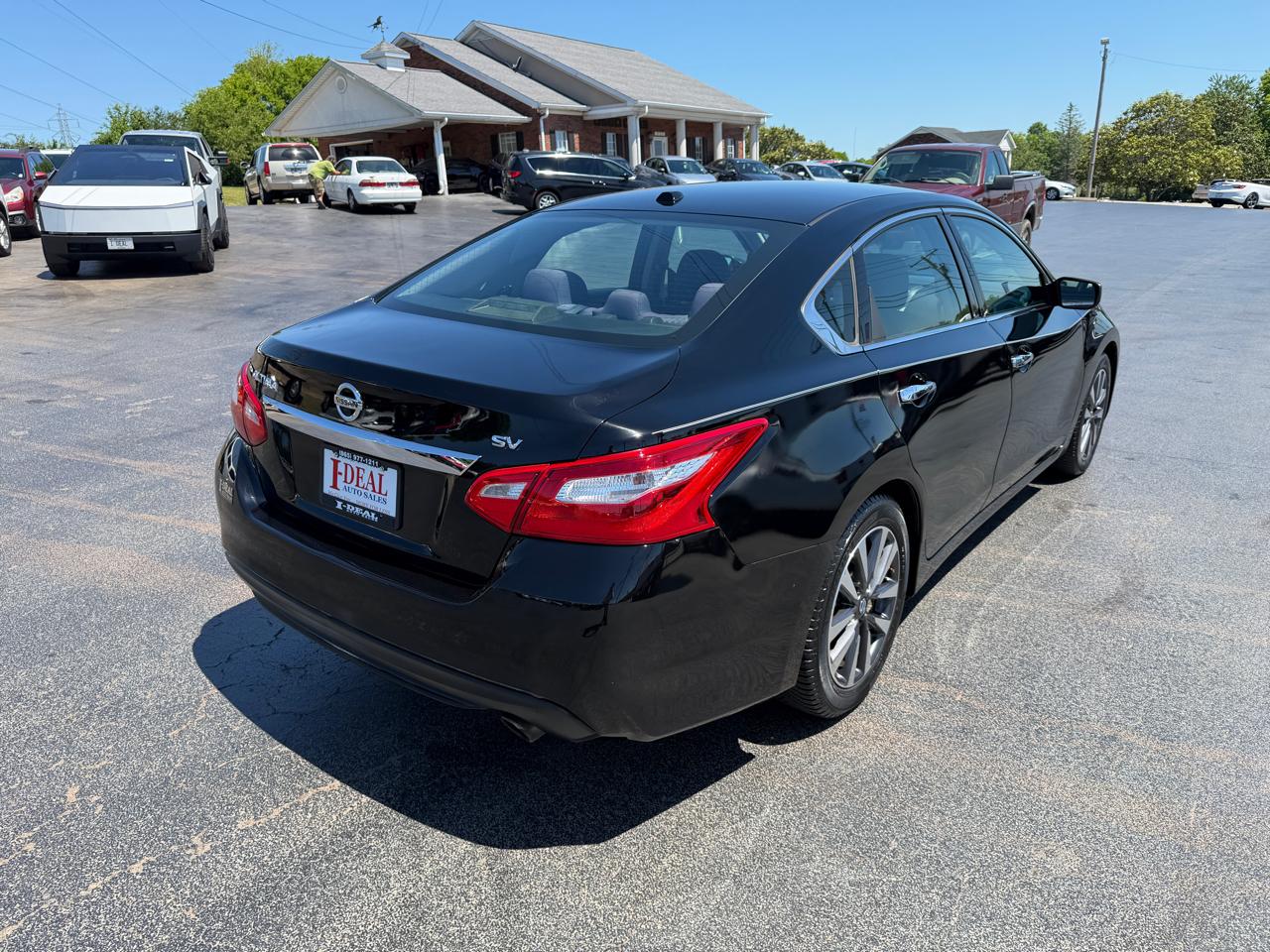 Nissan Altima 2.5 SV Sedan 2017