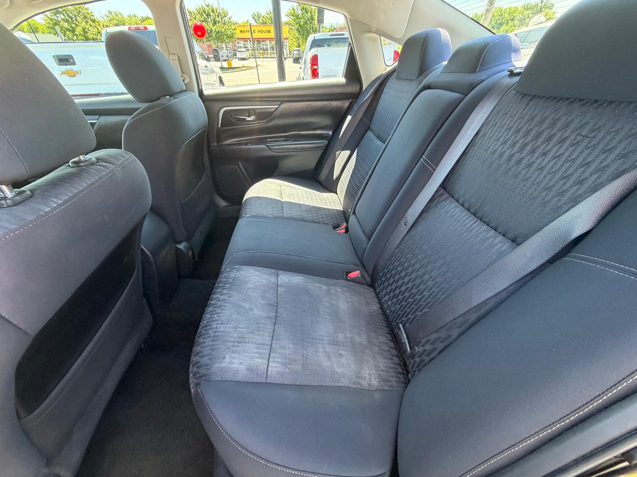 Nissan Altima 2.5 SV Sedan 2017