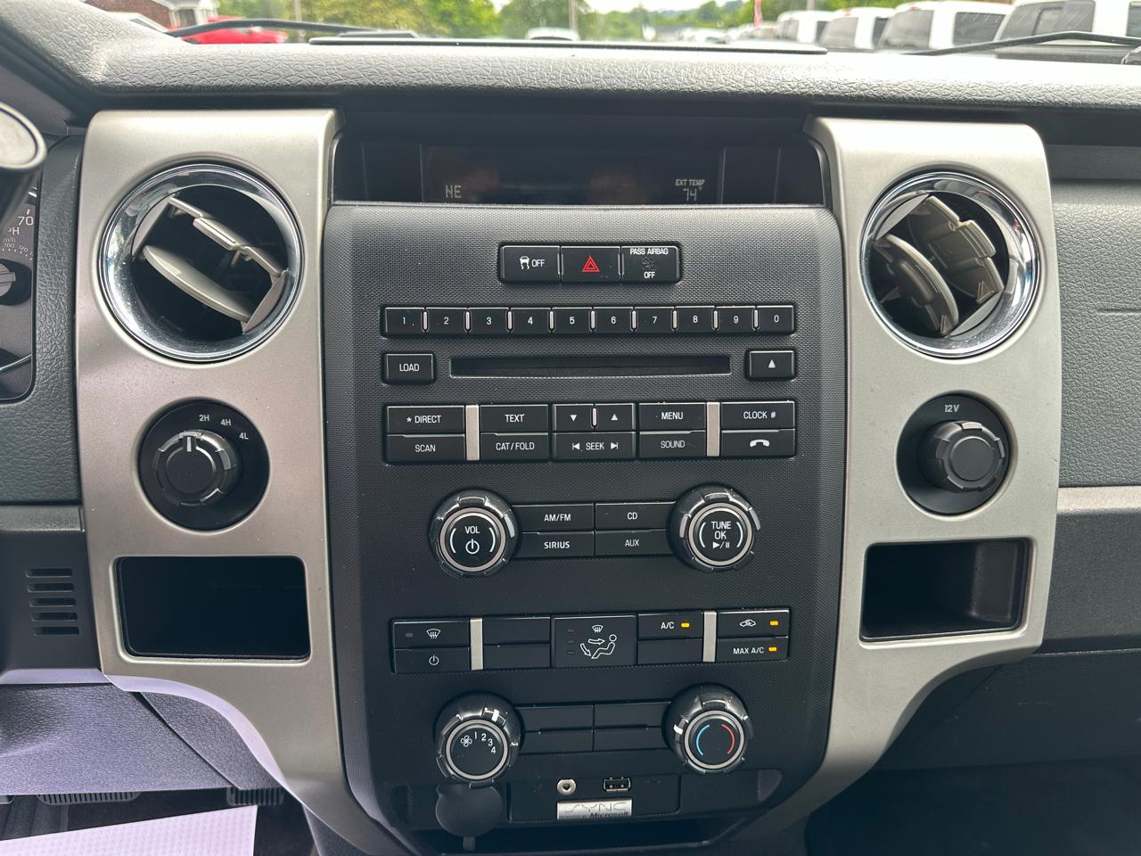 Ford F-150 4WD SuperCrew 145" XLT 2014