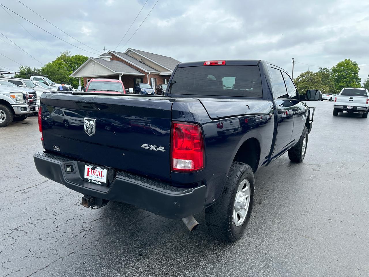 RAM 2500 Tradesman 4x4 Crew Cab 6'4" Box 2017