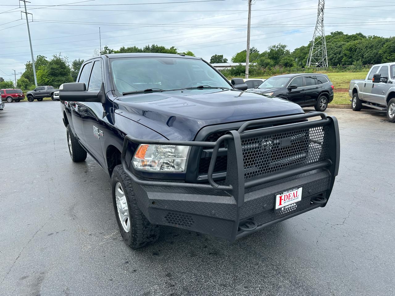 RAM 2500 Tradesman 4x4 Crew Cab 6'4" Box 2017