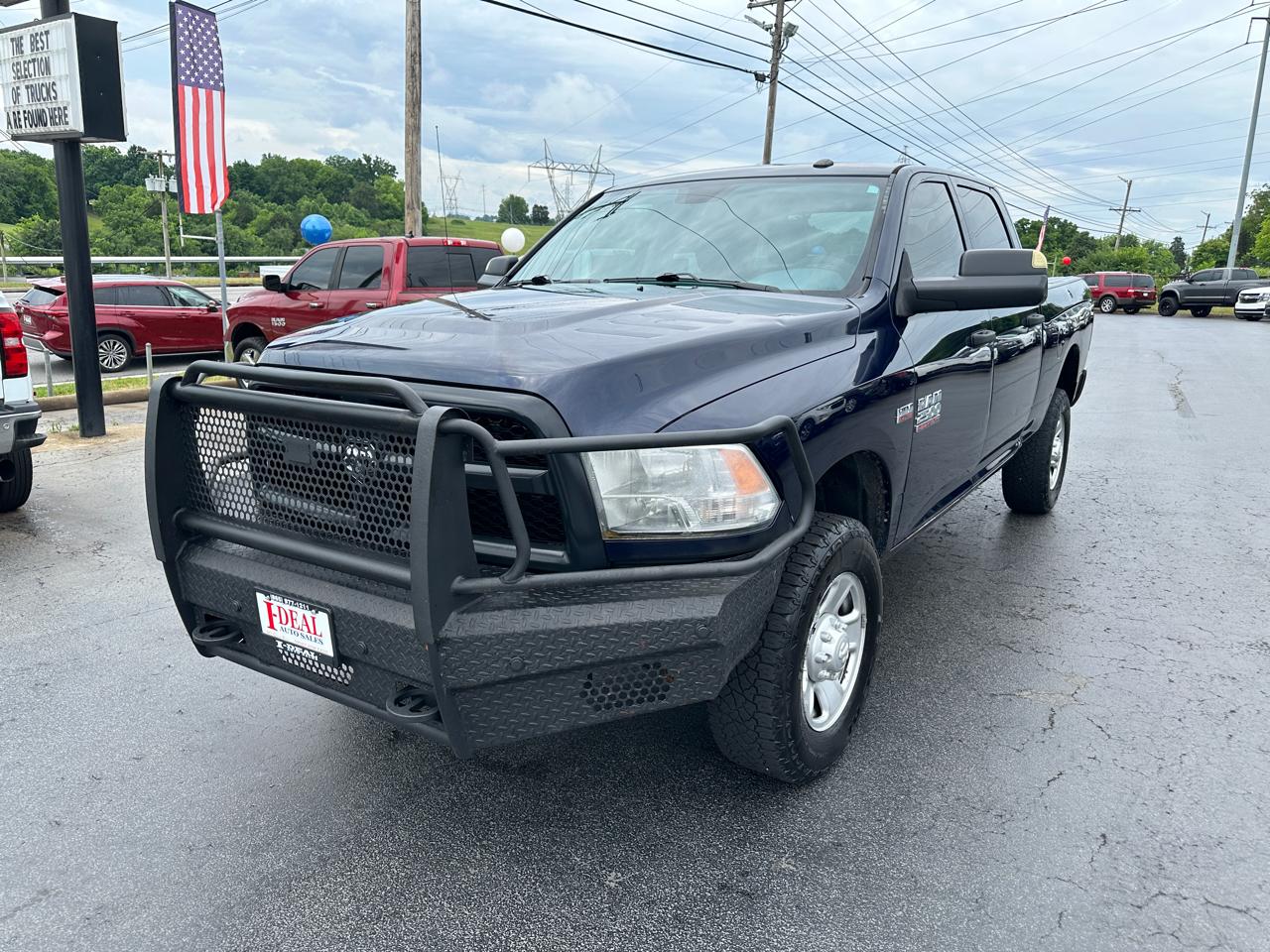 RAM 2500 Tradesman 4x4 Crew Cab 6'4" Box 2017