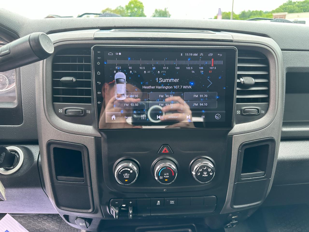 RAM 2500 Tradesman 4x4 Crew Cab 6'4" Box 2017