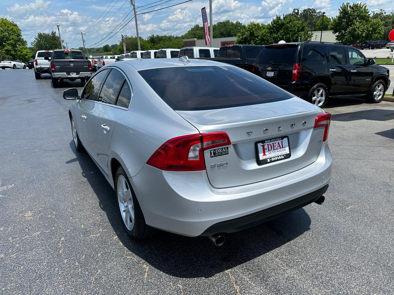 Volvo S60 FWD 4dr Sdn T5 2012