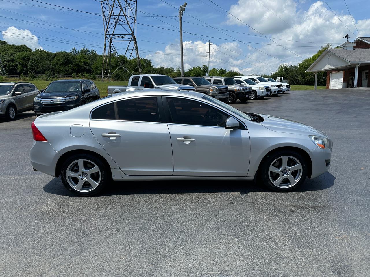 Volvo S60 FWD 4dr Sdn T5 2012