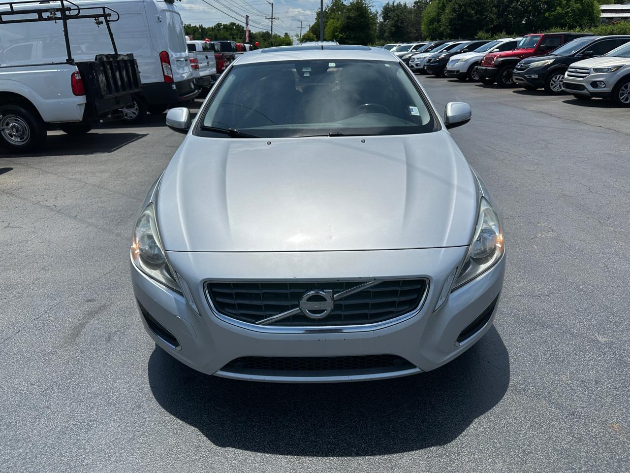Volvo S60 FWD 4dr Sdn T5 2012