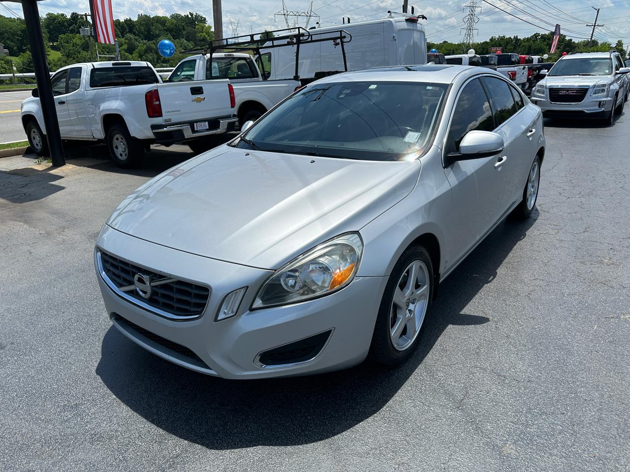 Volvo S60 FWD 4dr Sdn T5 2012