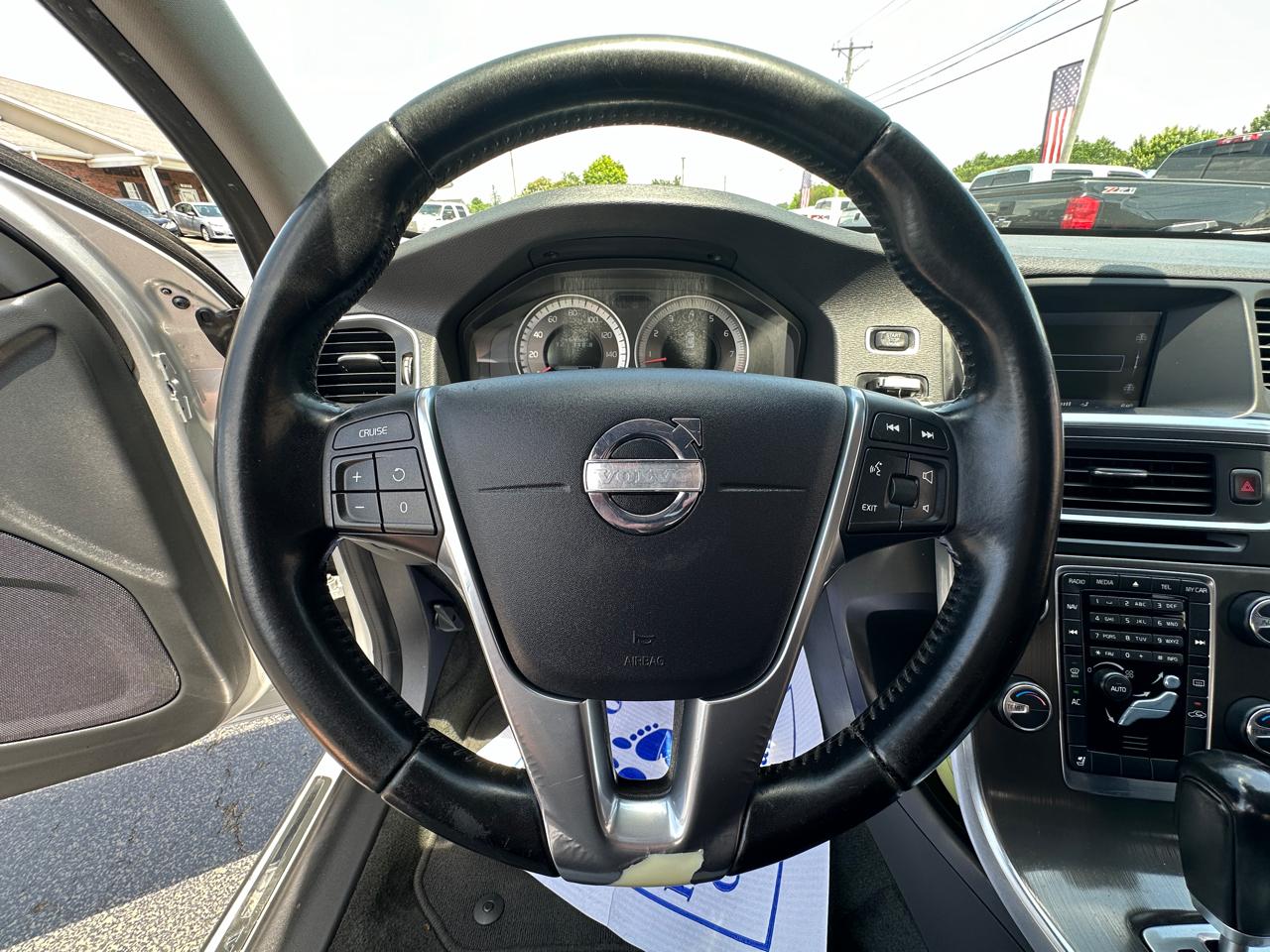 Volvo S60 FWD 4dr Sdn T5 2012