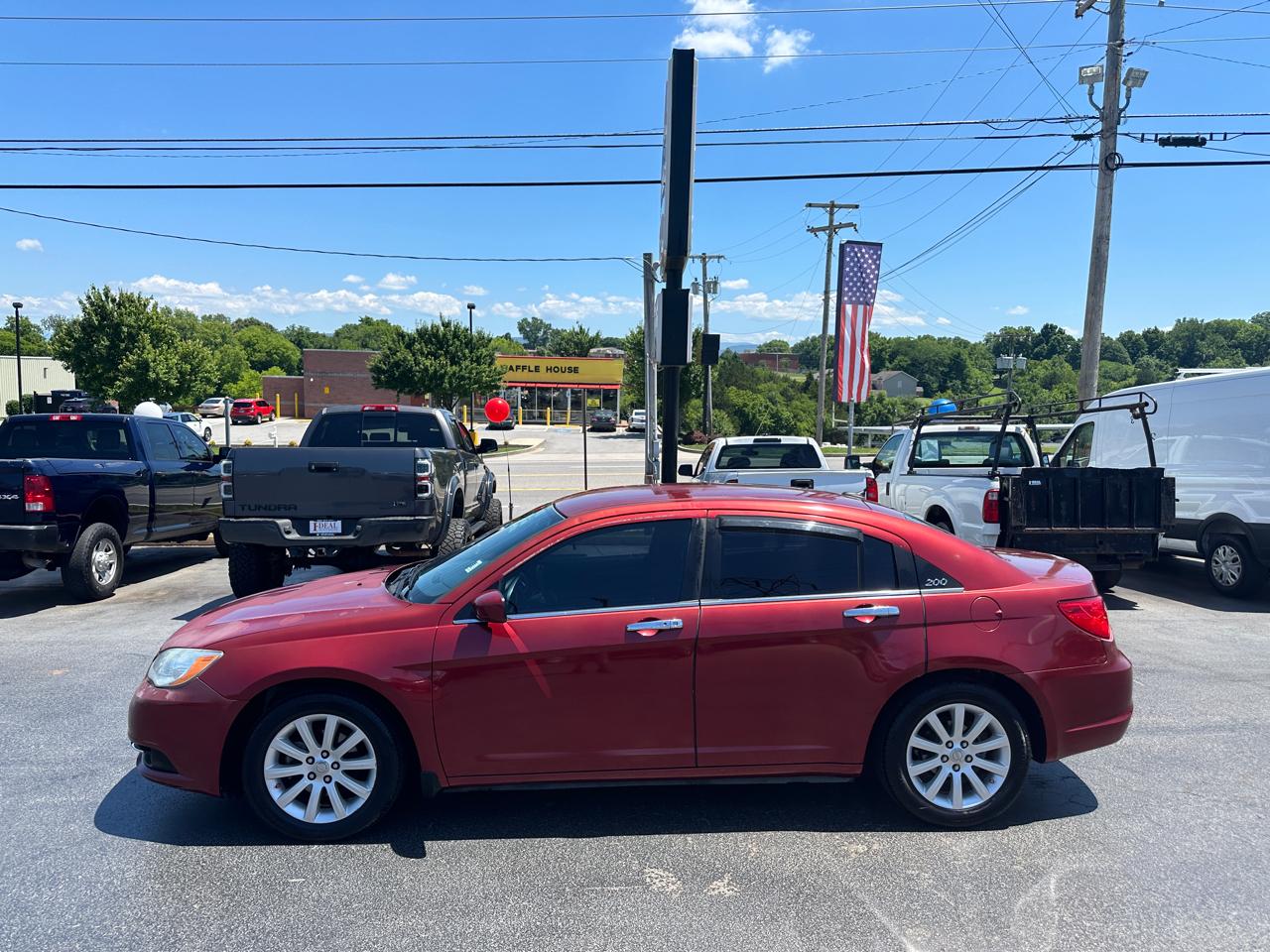 Chrysler 200 4dr Sdn Touring 2014