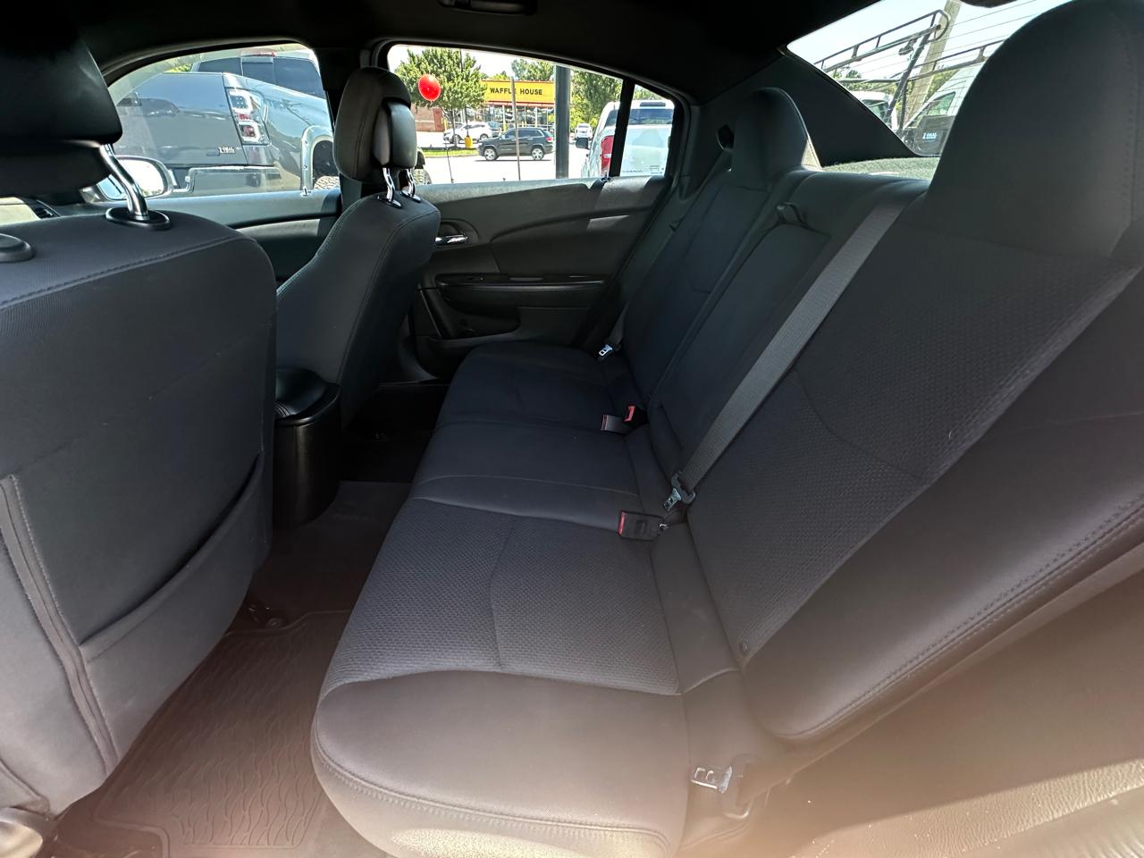 Chrysler 200 4dr Sdn Touring 2014