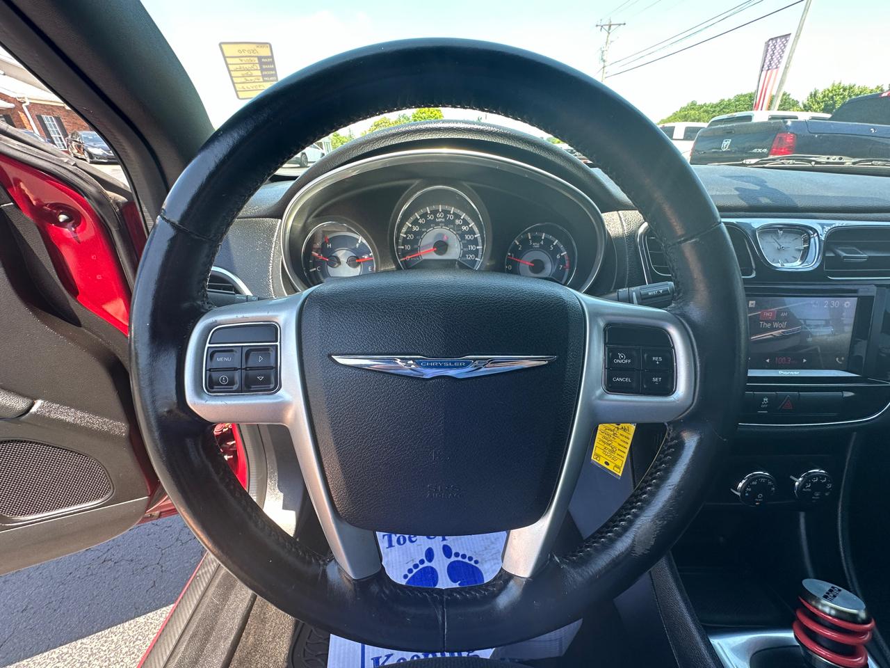 Chrysler 200 4dr Sdn Touring 2014