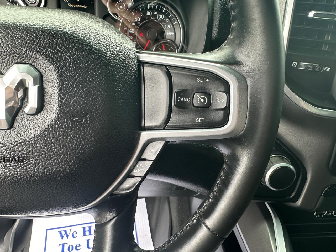 RAM 1500 Big Horn 4x4 Crew Cab 6'4" Box 2021