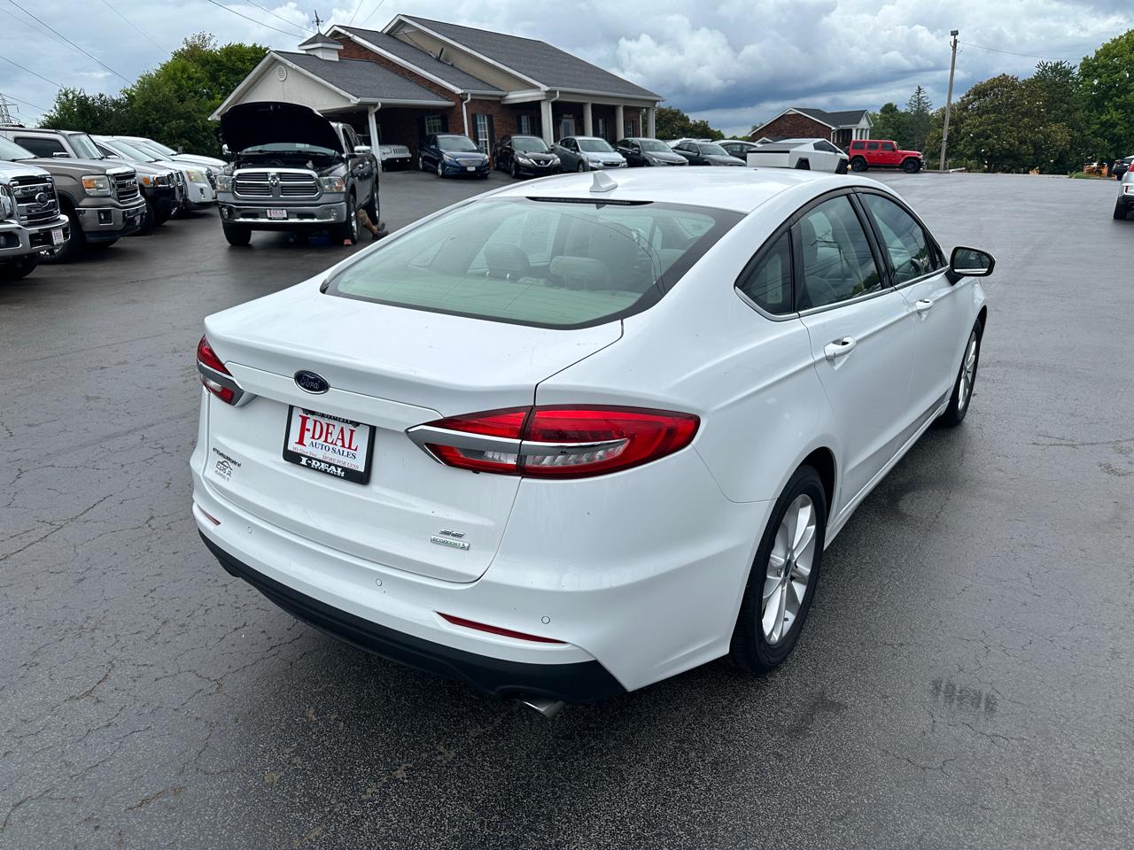Ford Fusion SE FWD 2019
