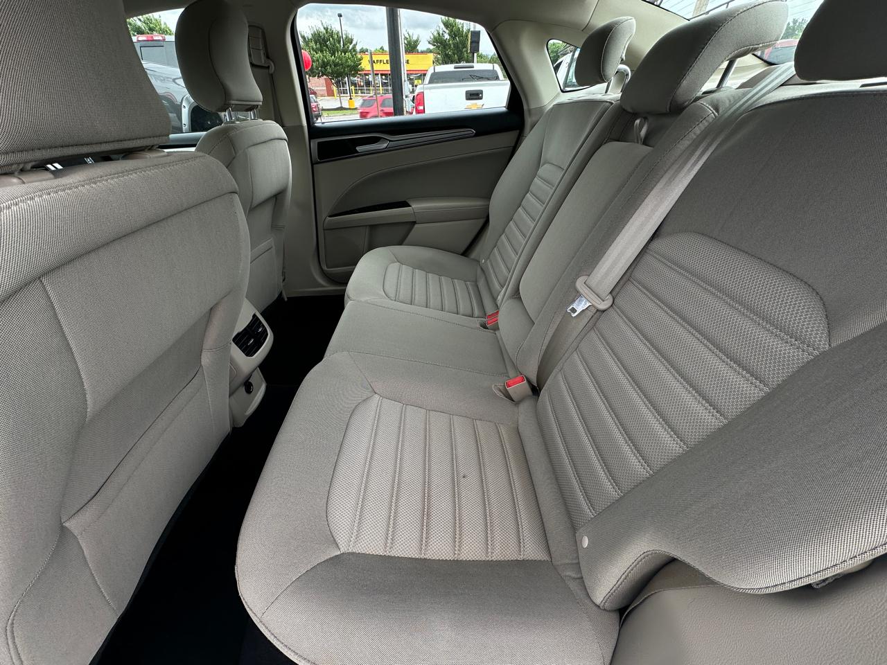Ford Fusion SE FWD 2019