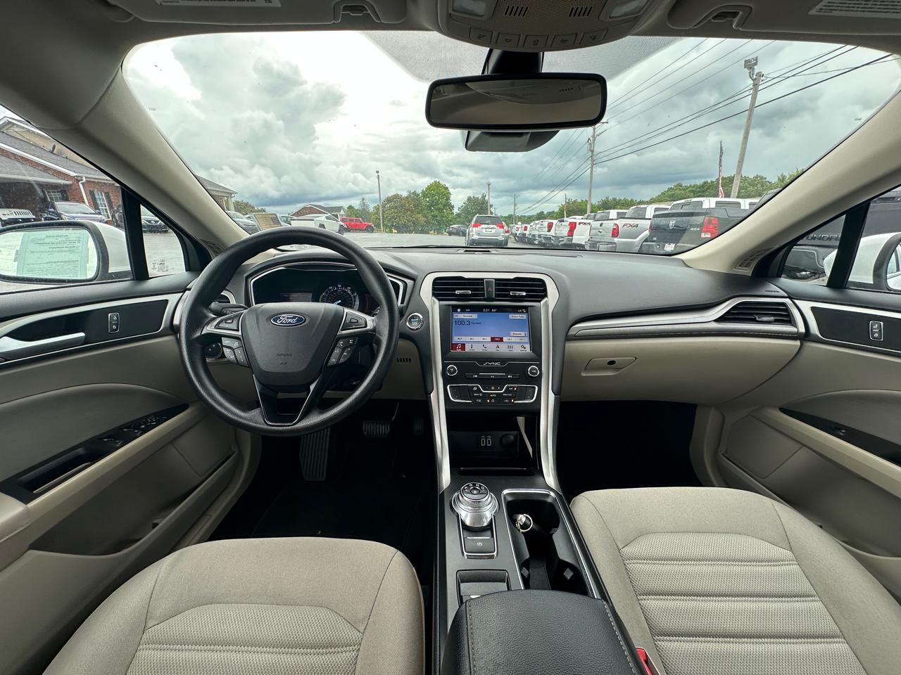 Ford Fusion SE FWD 2019