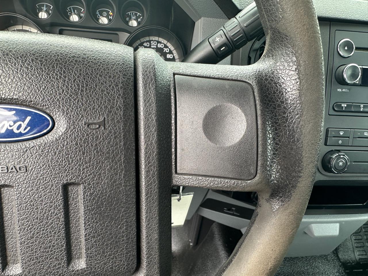 Ford Super Duty F-250 SRW 2WD Reg Cab 137" XL 2012